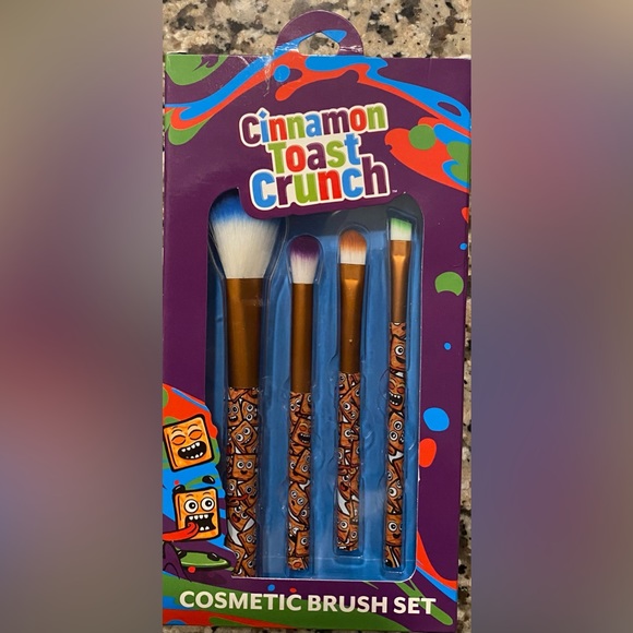 Cinnamon Toast Crunch Eyeshadow Palette X Taste Beauty - Picture 8 of 10